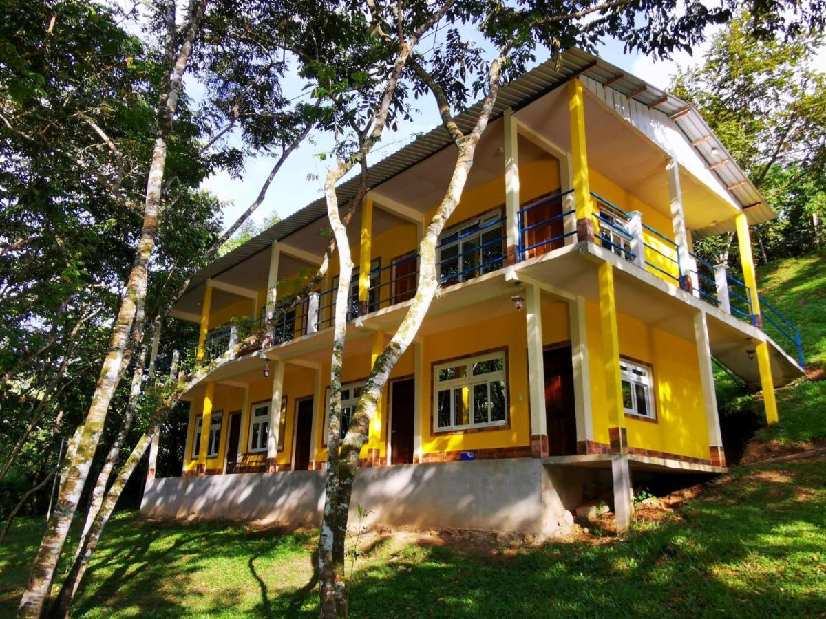 Oasis The Traveler Hostel Lanquin Exterior photo