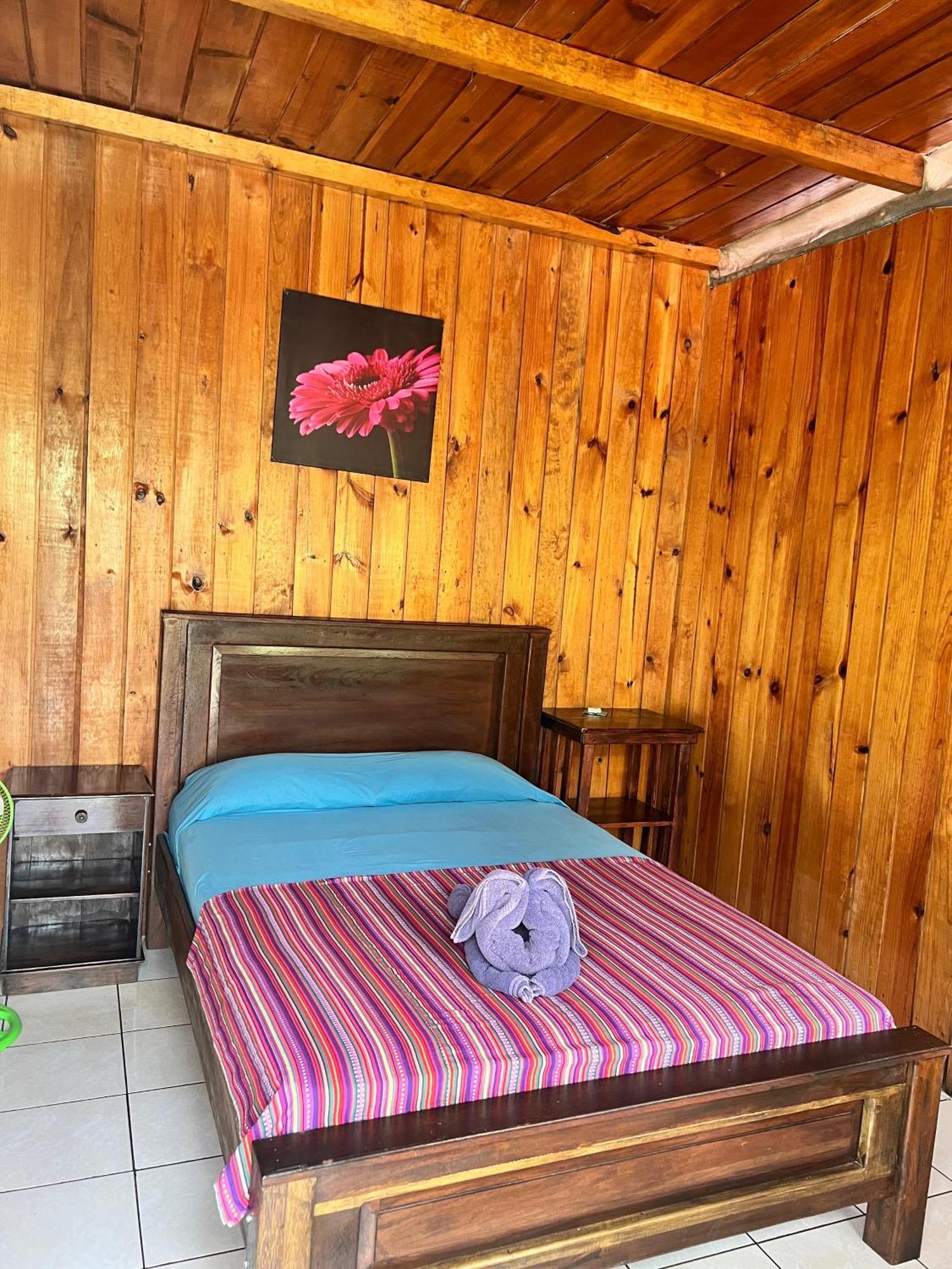 Oasis The Traveler Hostel Lanquin Exterior photo