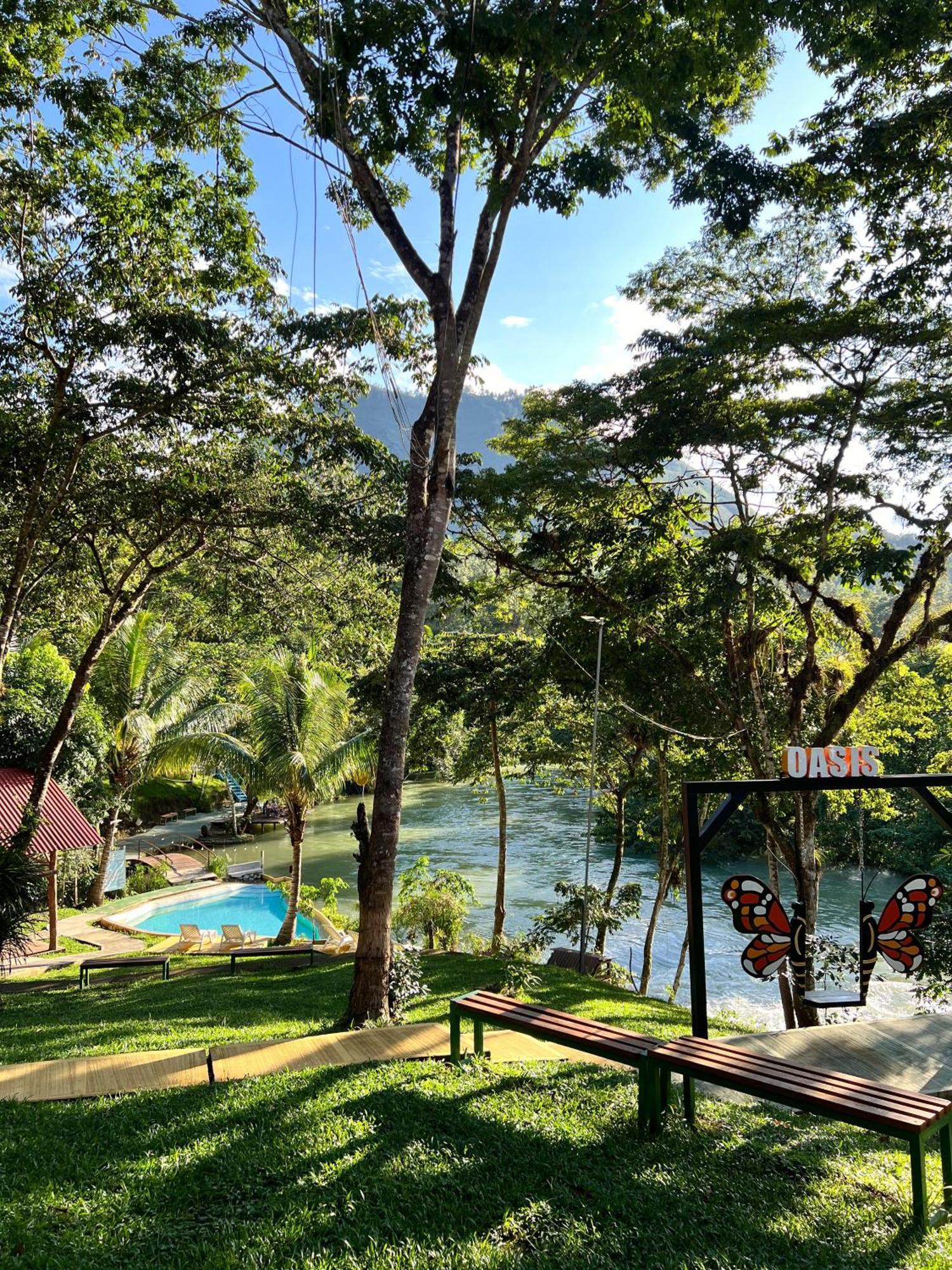 Oasis The Traveler Hostel Lanquin Exterior photo